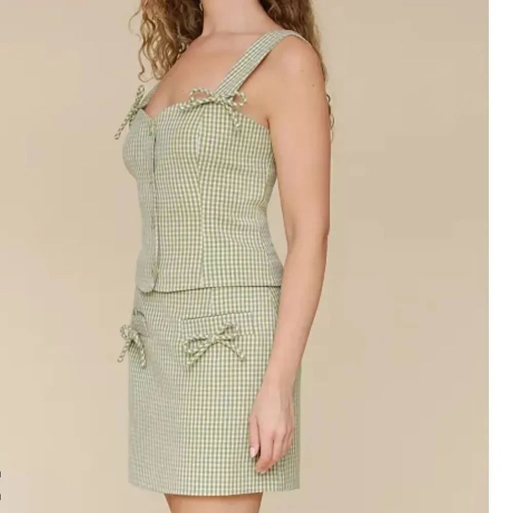 7 FOR ALL MANKIND Bow-Trim Sweetheart-Neck Top & Skirt Set in Avocado - Picture 3 of 7